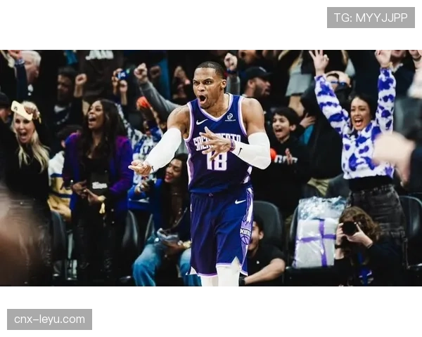 威少生涯首张假摔罚单引热议 联盟判罚双标问题再成焦点