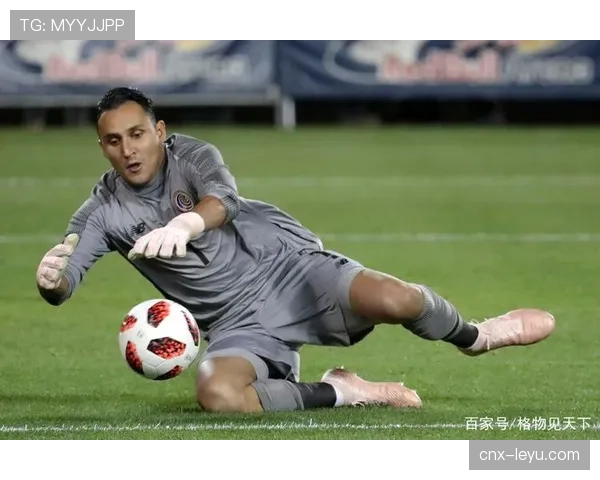 马尤卢弧顶世界波轰入死角 巴黎中场远射能力出众 马尤卢弧顶世界波轰入死角 巴黎中场远射能力出众