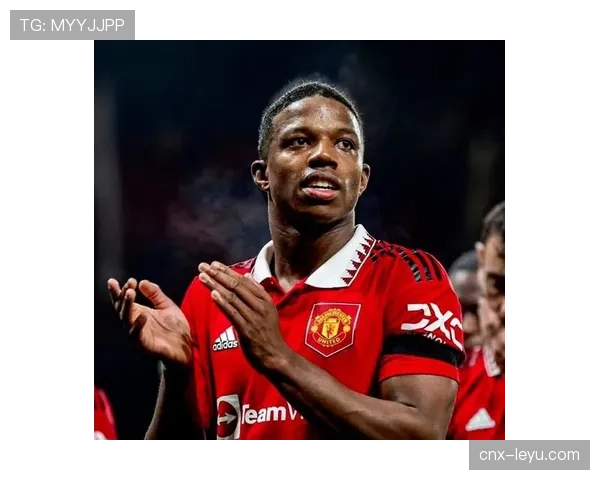 曼联球迷社媒抗议判罚不公 称裁判为制造争四悬念控分 曼联球迷社媒抗议判罚不公 称裁判为制造争四悬念控分